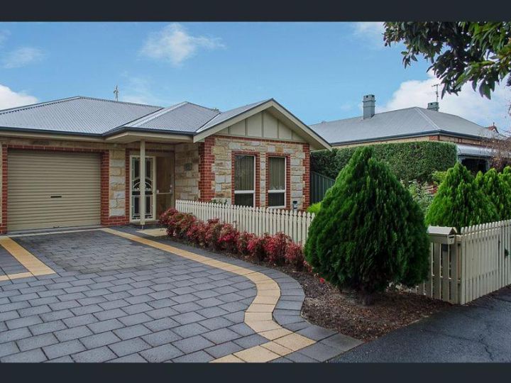 Perfect Location Central Modern Cottage - Free WiFi Guest house, Victor Harbor - imaginea 2