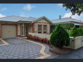 Perfect Location Central Modern Cottage - Free WiFi Guest house, Victor Harbor - 2