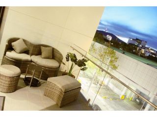 Perfectly Located Modern Apartment - Canberra CBD Apartment, Canberra - 3