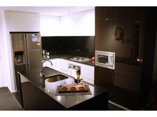 Perfectly Located Modern Apartment - Canberra CBD Apartment, Canberra - 5
