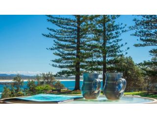 Perfectly Positioned Beachfront Apartment - Unit 6 Guest house, Port Macquarie - 2