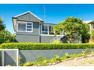 Pet Friendly 5 Victor Parade Guest house, Shoal Bay - 2