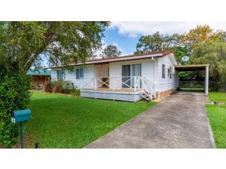 Pet Friendly Family Holiday Getaway Guest house, Bellara - 2