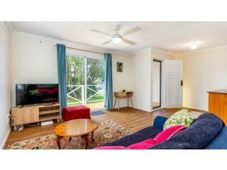Pet Friendly Family Holiday Getaway Guest house, Bellara - 4