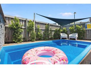 Pet Friendly, Pool and More in Maroochydore Guest house, Maroochydore - 2