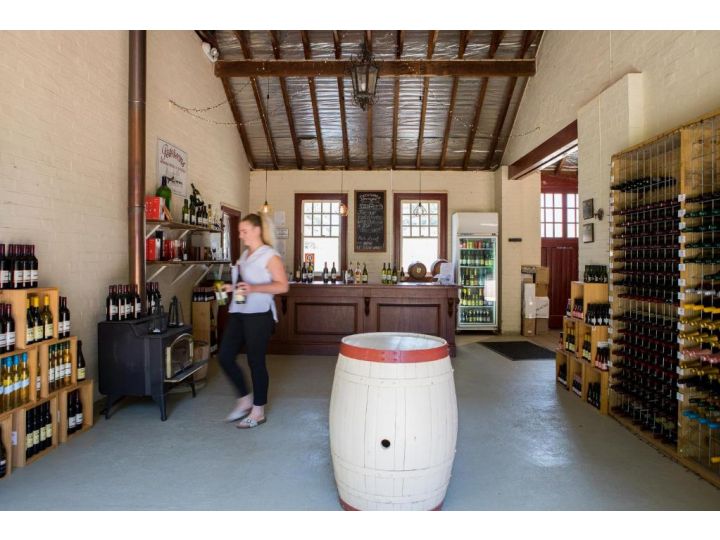 Petersons Armidale Winery and Guesthouse Guest house, Armidale - imaginea 14
