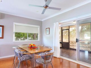 Pets Welcome - Magic Moments Guest house, Tea Gardens - 5