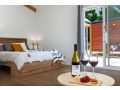 Piccolo B&B - The perfect getaway Guest house, Whitfield - thumb 5