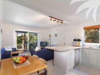 Picture perfect Lizzie Palms 2 Apartment, Elizabeth Beach - 4