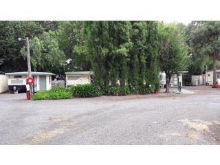 Pinewood Caravan Park Campsite, Victoria - 3