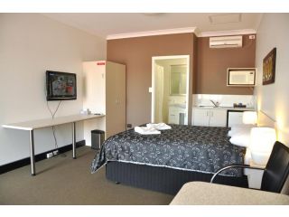 Pinjarra Resort Hotel, Western Australia - 4
