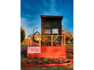 The Pink Lake Tiny House - 'Sakura' Guest house, South Australia - 4