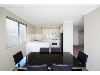 Pinnacle Apartments Aparthotel, Canberra - 1