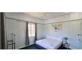 Pleasant Place to stay near the Park + FREE WiFi Apartment, Bundaberg - thumb 8