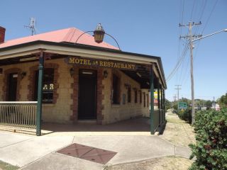 Poet's Recall Motel Hotel, Gundagai - 5