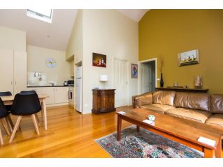 Port Boutique Accommodation Apartment, Port Fairy - 2