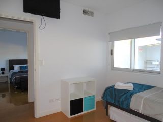 Port Vincent Seaside Apartments - Apartment 1 Guest house, South Australia - 5