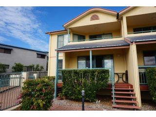 Portsea 1 - Rainbow Beach - Gorgeous Ocean Views and Swimming Pool Guest house, Rainbow Beach - 2