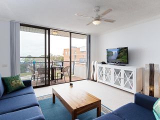 Portside 18 1 Donald Street water views WiFi and Air Conditioning Apartment, Nelson Bay - 3