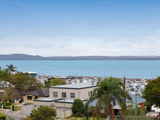 Portside 18 1 Donald Street water views WiFi and Air Conditioning Apartment, Nelson Bay - 2