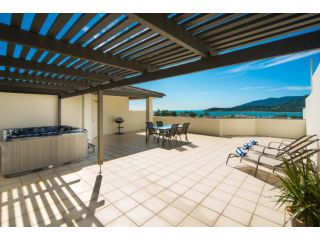 Portside Whitsunday Luxury Holiday Apartments Aparthotel, Airlie Beach - 2