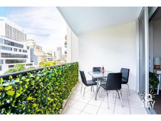 Premium 2 Bedroom 2 Bathroom Apartment at The Chevron Renaissance - KIDS STAY FREE!!! Apartment, Gold Coast - 1