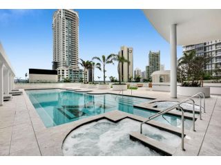 71st Floor Premium Stay with Expansive Ocean Views Apartment, Gold Coast - 1