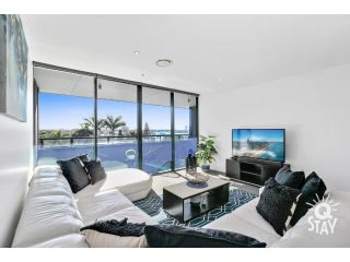 Premium 3 Bedroom SPA Apartment at Circle on Cavill - KIDS STAY FREE!!! Apartment, Gold Coast - 2