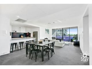 Premium 3 Bedroom SPA Apartment at Circle on Cavill - KIDS STAY FREE!!! Apartment, Gold Coast - 4