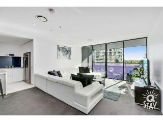 Premium 3 Bedroom SPA Apartment at Circle on Cavill - KIDS STAY FREE!!! Apartment, Gold Coast - 1