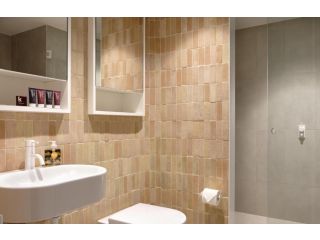 Premium Bondi 2 Bed Apartment with Outdoor Patio Apartment, Sydney - 5