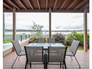 Premium Views from Spacious Beachside Home Guest house, Batemans Bay - 2