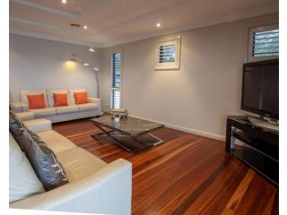 Premium Views from Spacious Beachside Home Guest house, Batemans Bay - 4