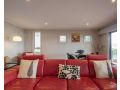 Premium Views from Spacious Beachside Home Guest house, Batemans Bay - thumb 12