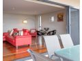Premium Views from Spacious Beachside Home Guest house, Batemans Bay - thumb 9