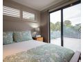 Premium Views from Spacious Beachside Home Guest house, Batemans Bay - thumb 10