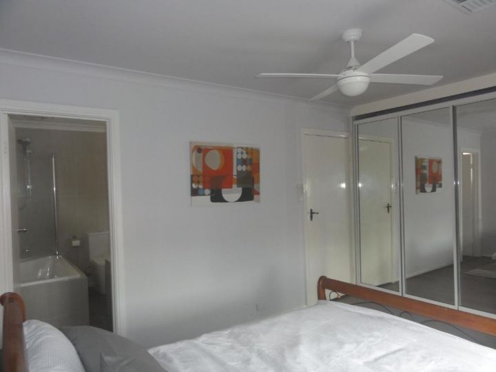 Prime location & spacious Guest house, Adelaide - imaginea 1
