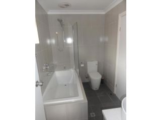 Prime location & spacious Guest house, Adelaide - 3