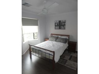 Prime location & spacious Guest house, Adelaide - 2
