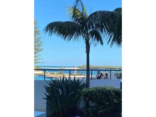 Prime Position â€“ Dream Holiday Unit in Caloundra!! Apartment, Caloundra - 3