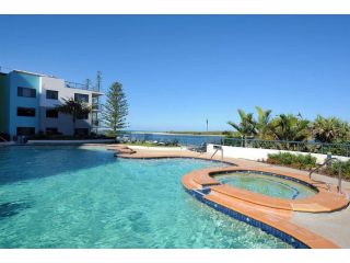 Prime Position â€“ Dream Holiday Unit in Caloundra!! Apartment, Caloundra - 2