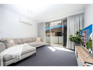 PRISTINE GOLD COAST PAD / BIGGERA WATERS Guest house, Gold Coast - 5