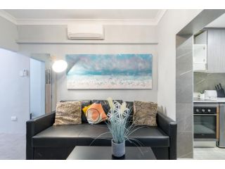 Private Double Bed In Sydney CBD Near Train UTS DarlingHar&ICC&Chinatown - ROOM ONLY Guest house, Sydney - 5
