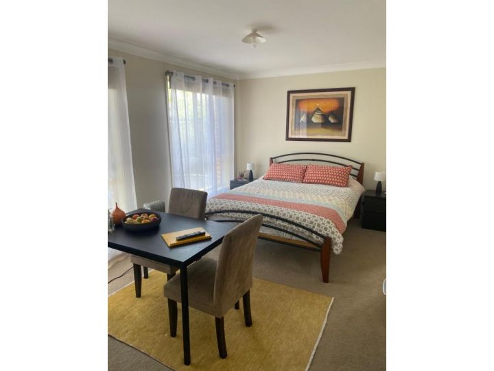 Private room with ensuite and parking close to Wollongong CBD Guest house, Wollongong - imaginea 2