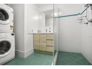 Pumicestone Lodge Unit Twelve, 26 Maloja Ave Apartment, Caloundra - 5