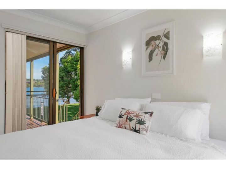 Punt House - riverfront home with ramp access Guest house, Dunbogan - imaginea 14
