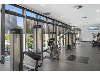 Q1 Amazing Ocean Views 22nd Level Heated Pools Sauna Gym Cinema Apartment, Gold Coast - 5