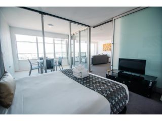 Q1 Resort & Spa - Official Hotel, Gold Coast - 4