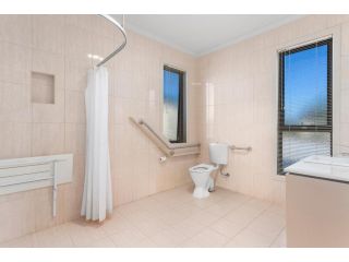 Quality Suites Seasons 5 Hotel, Point Cook - 4