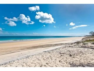 Quandamooka Beach House Guest house, Moreton Island - 3